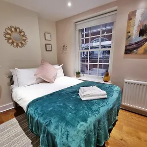 urban-stay-artillery-lane-apartments.brighton-hotels-england.com/